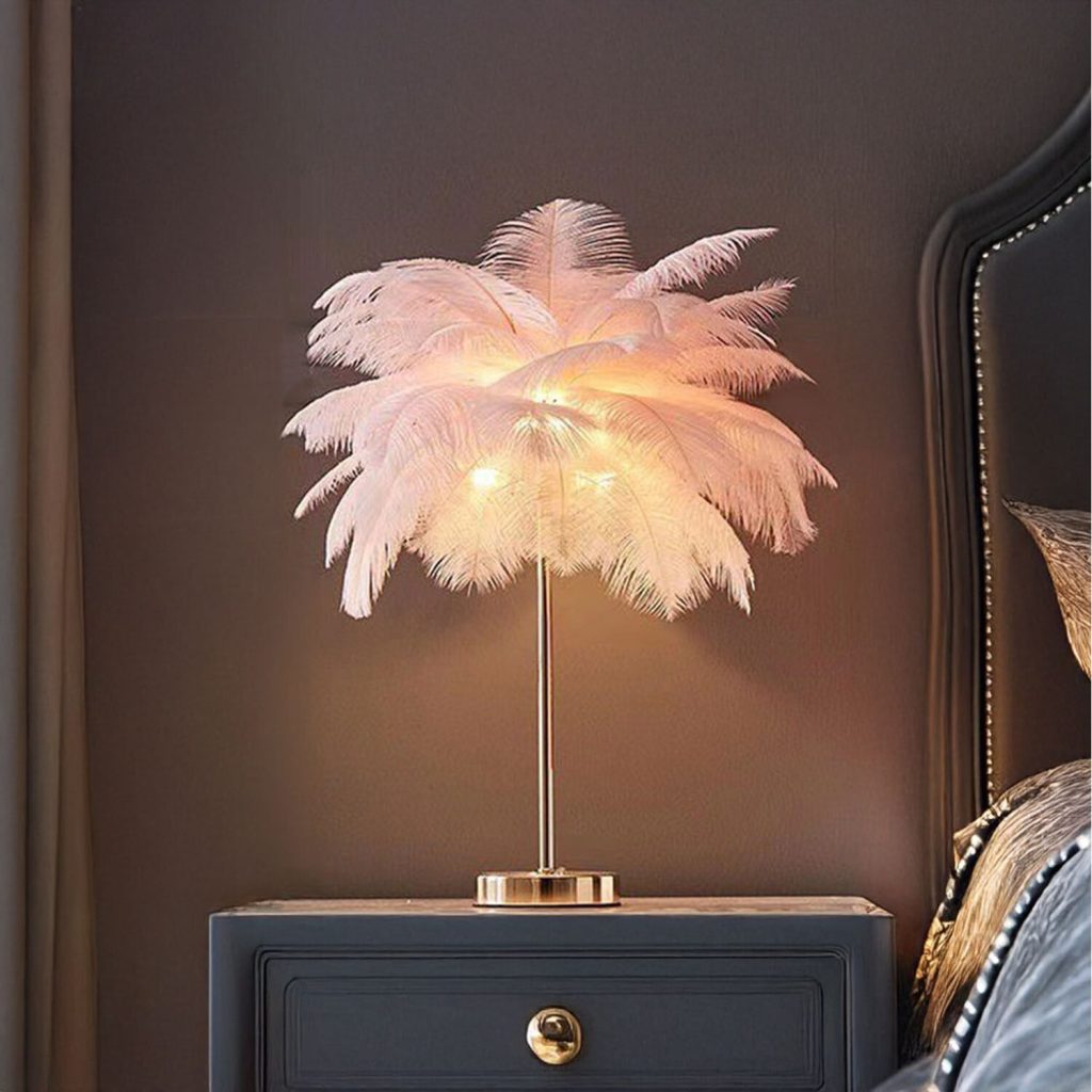 Coconut Tree-Shaped Feather Table Lamp with Metal Base